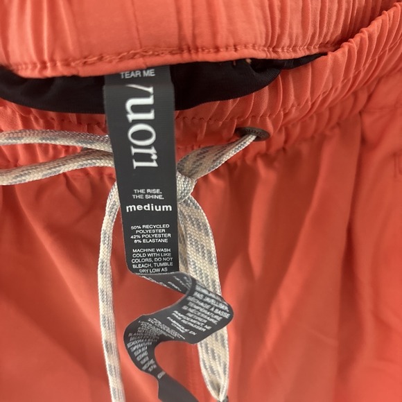 Vuori Shorts Womens M Orange The Rise The Shine Athletic Lined Running - Picture 4 of 7